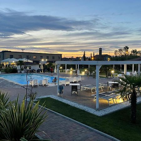 Hotel Bussana بورتو تولي المظهر الخارجي الصورة